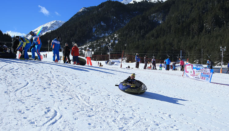 Забавления и големи намаления за Световния ден на снега в ски зона Банско
