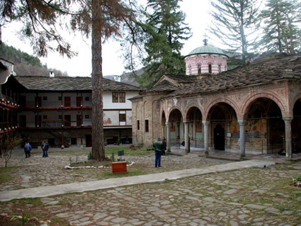 Търсят предшественика на Троянския манастир