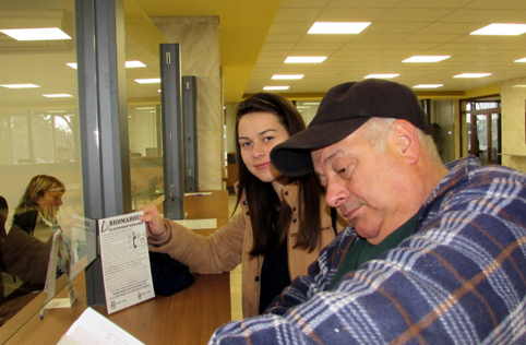 Жертва на измамници ги наказа с видеоклип