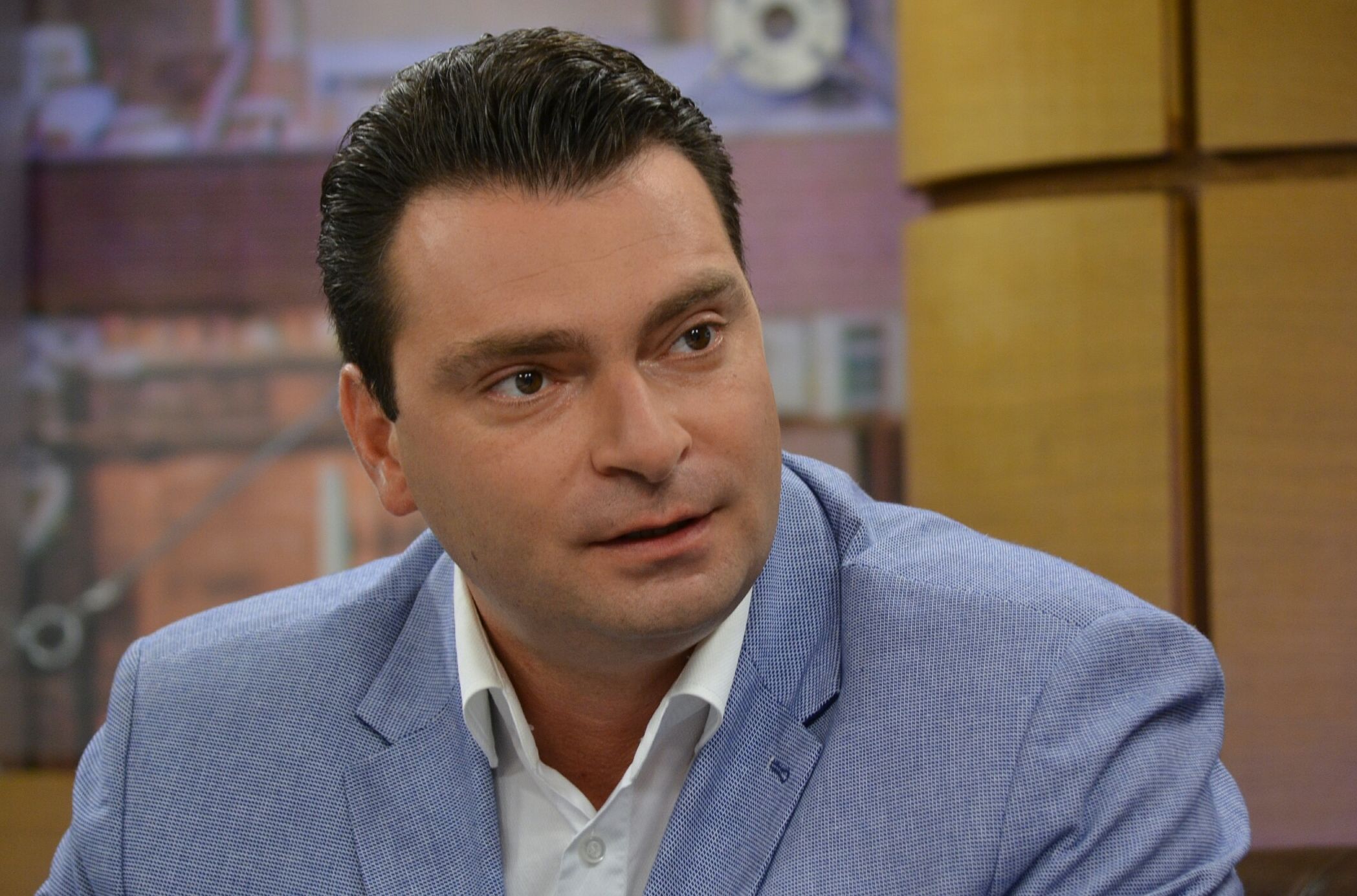 Калоян Паргов: Запазваме свободния достъп до басейна на 153-то училище