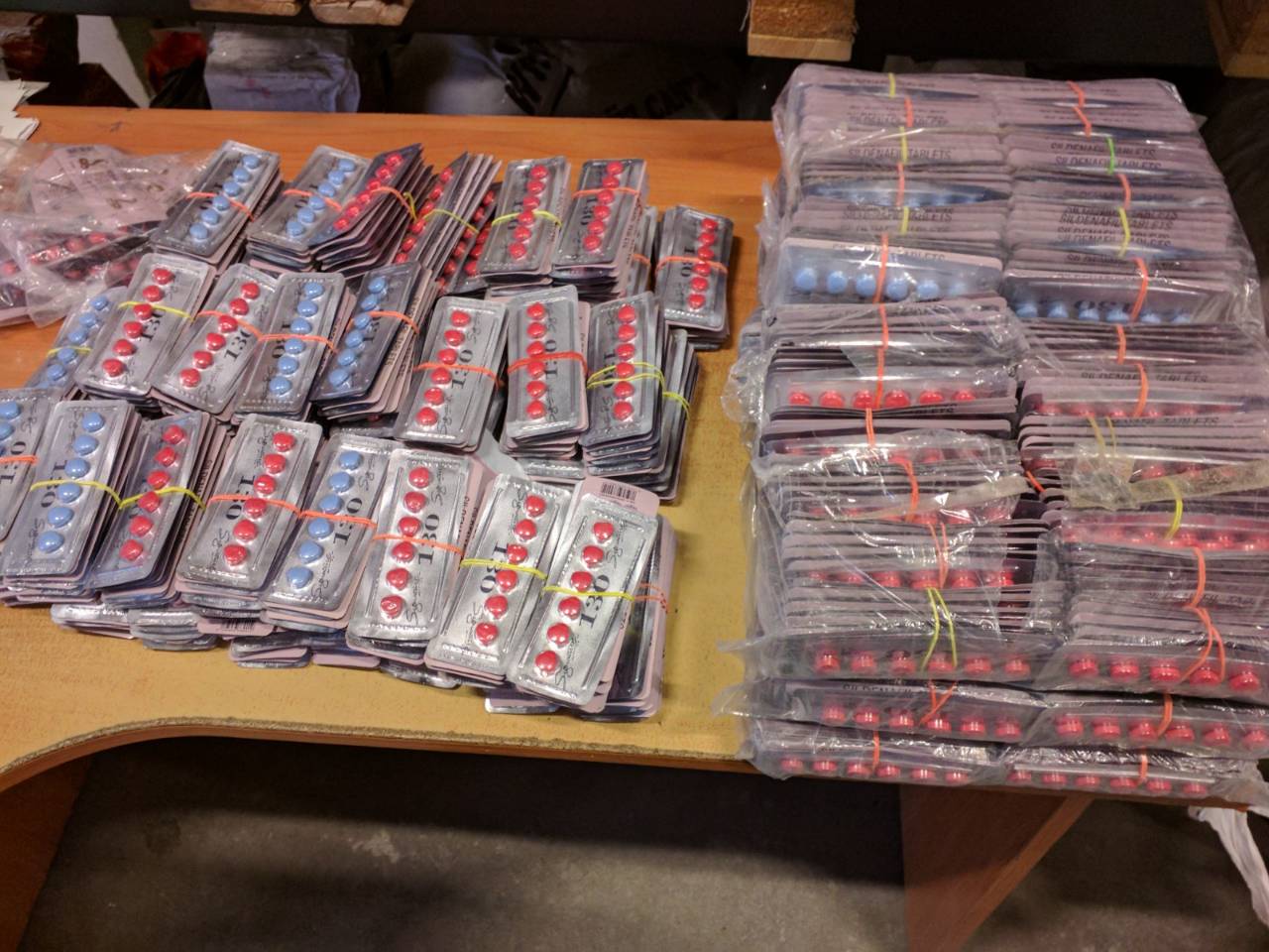 Контрабандни медикаменти за полова мощ и цигари задържаха на „Капитан Андреево“