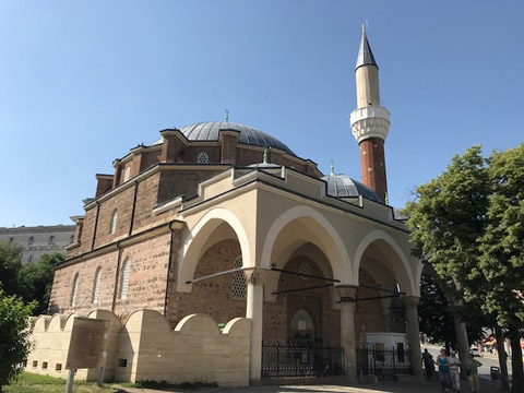 До пролетта приключва ремонтът на софийската джамия