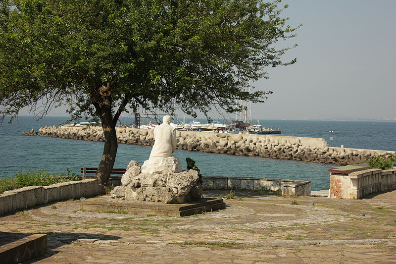 Спряха строежа на хотел до Яворовите скали в Поморие