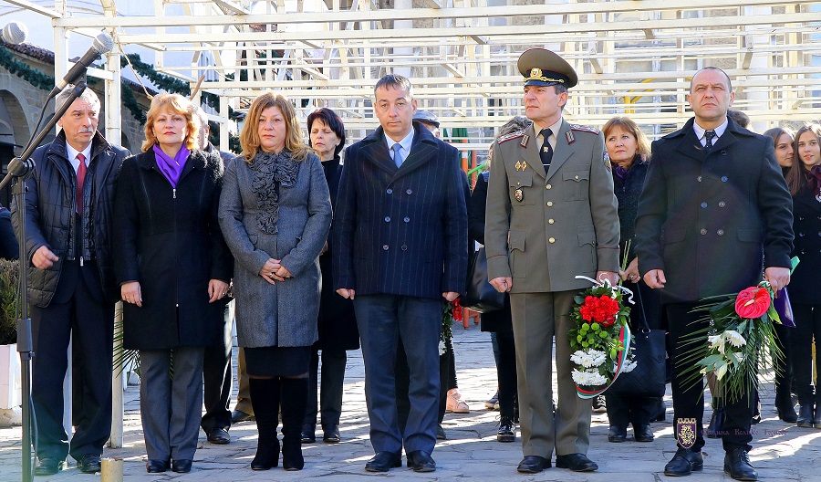 Велико Търново почете големия български държавник Стефан Стамболов