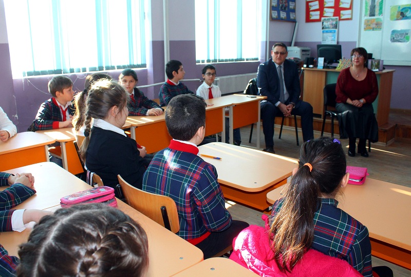 Кметът на Шумен с приемна в училище