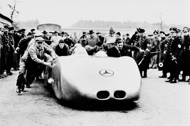 С 432 км/ч по магистралата през 1938 г.