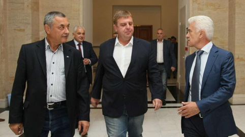 Гей браковете на референдум, иска Каракачанов