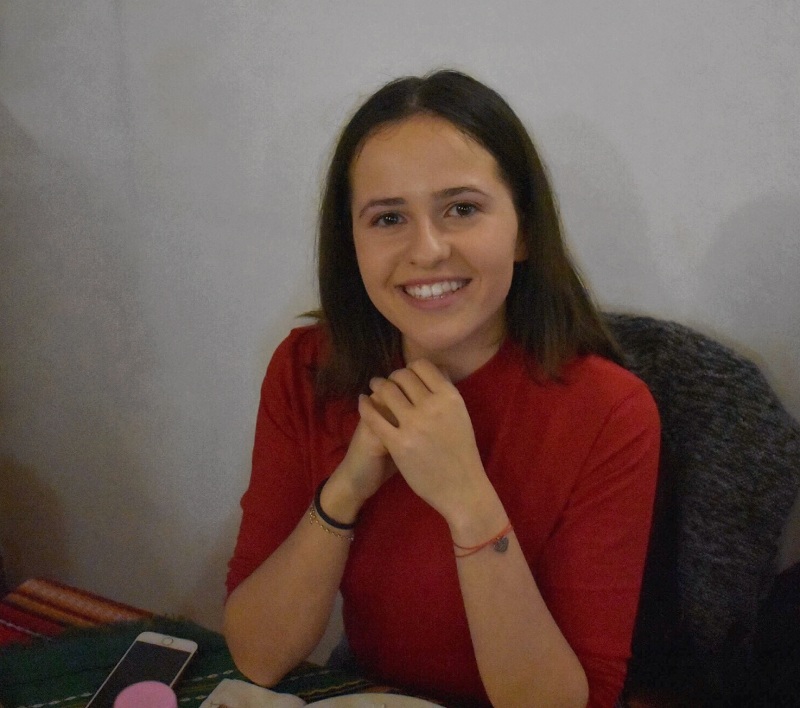 Девойка от Елена грабна специално отличие на конкурс на ЕС за млад преводач