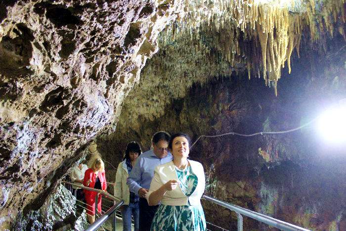 Ремонтът на пещера "Бисерна" на поправителен