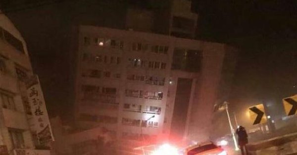 Хотел в Тайван се срути след земетресние от 6,4  по Рихтер