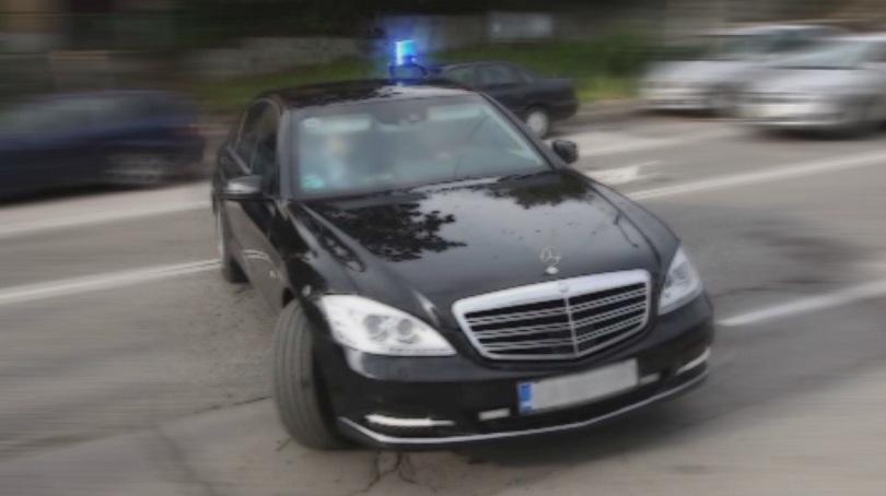 Жандармерията не разпознала кола на НСО, в която пътувала Десислава Радева