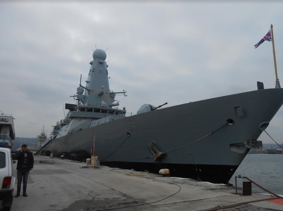 "Дръзки" и "Пантер" участват в учение с корабите на НАТО