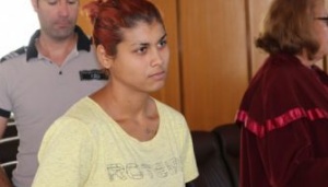 Прокуратурата внесе обвинителен акт срещу 18-годишната майка, удушила с чорап дъщеричката си