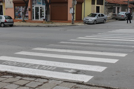 Проверяват пешеходните пътеки в Сливенска област