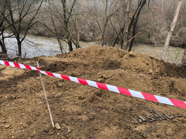 Проверяват предприятие за изрината пръст в река Янтра в Търново