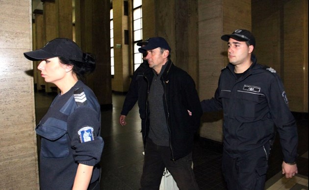 Вальо Топлото се отказа от адвоката си, нямал пари за хонорарите му