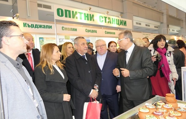Дрон тори 1 хектар за 15 минути