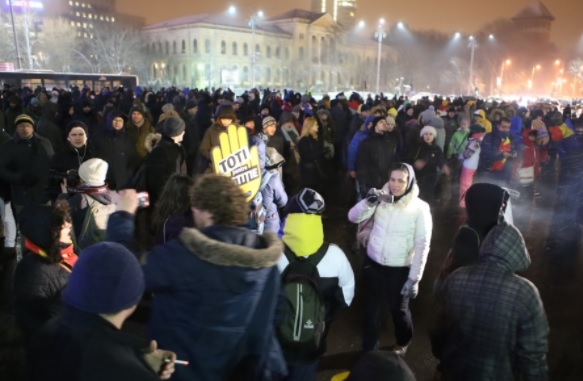 Протести в Румъния заради отстраняването на директора на Националната дирекция за борба с корупцията
