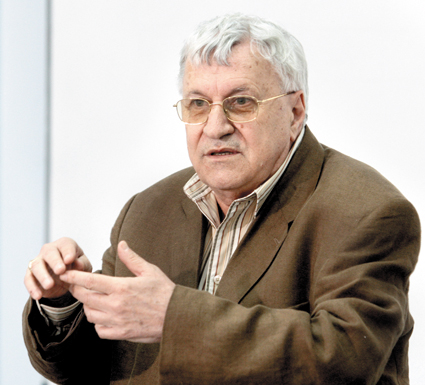 Историкът професор Андрей Пантев пред „Труд“: Как да скриеш цяло едно Освобождение? Смешно е!