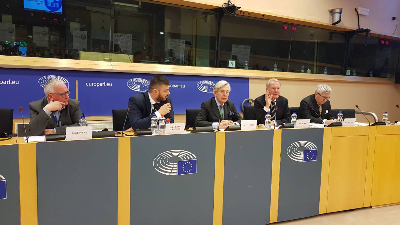 Бареков събра над  120 професори, журналисти и студенти в Брюксел  на конференция за корупцията и генезиса на фалшивите новини