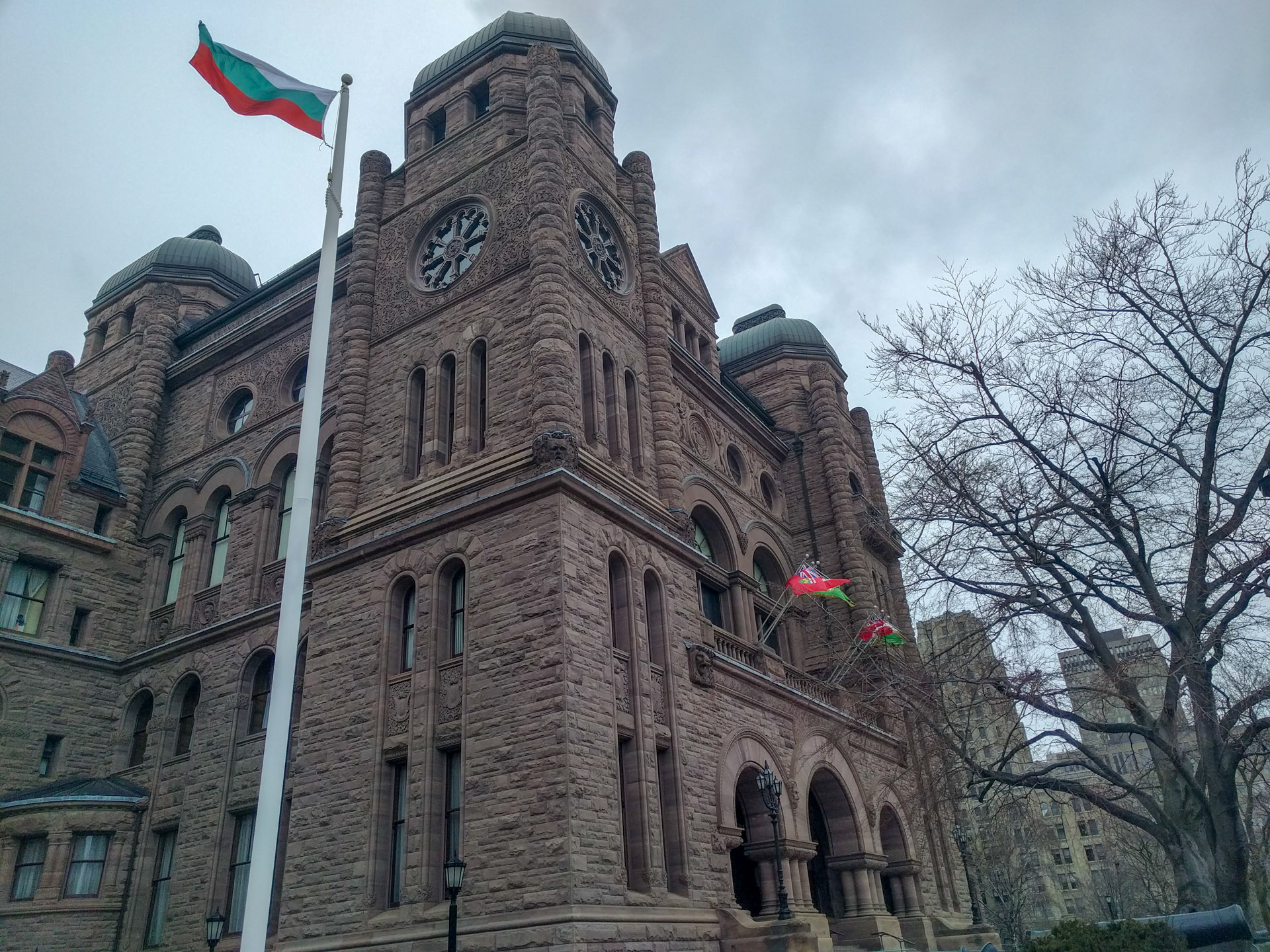 Вижте как празнуват 3 март в консулството ни в Торонто (СНИМКИ)