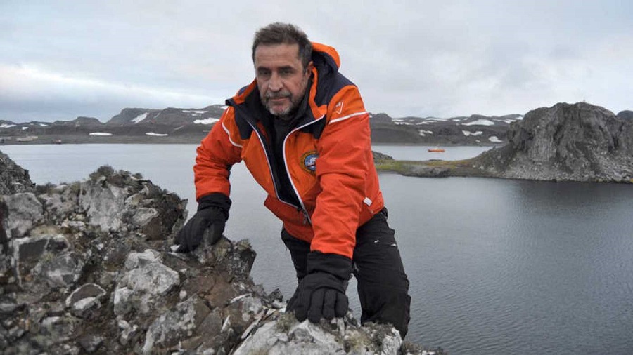 Испански офицер загина край остров Ливингстън, корабът му взе български антарктици на борда