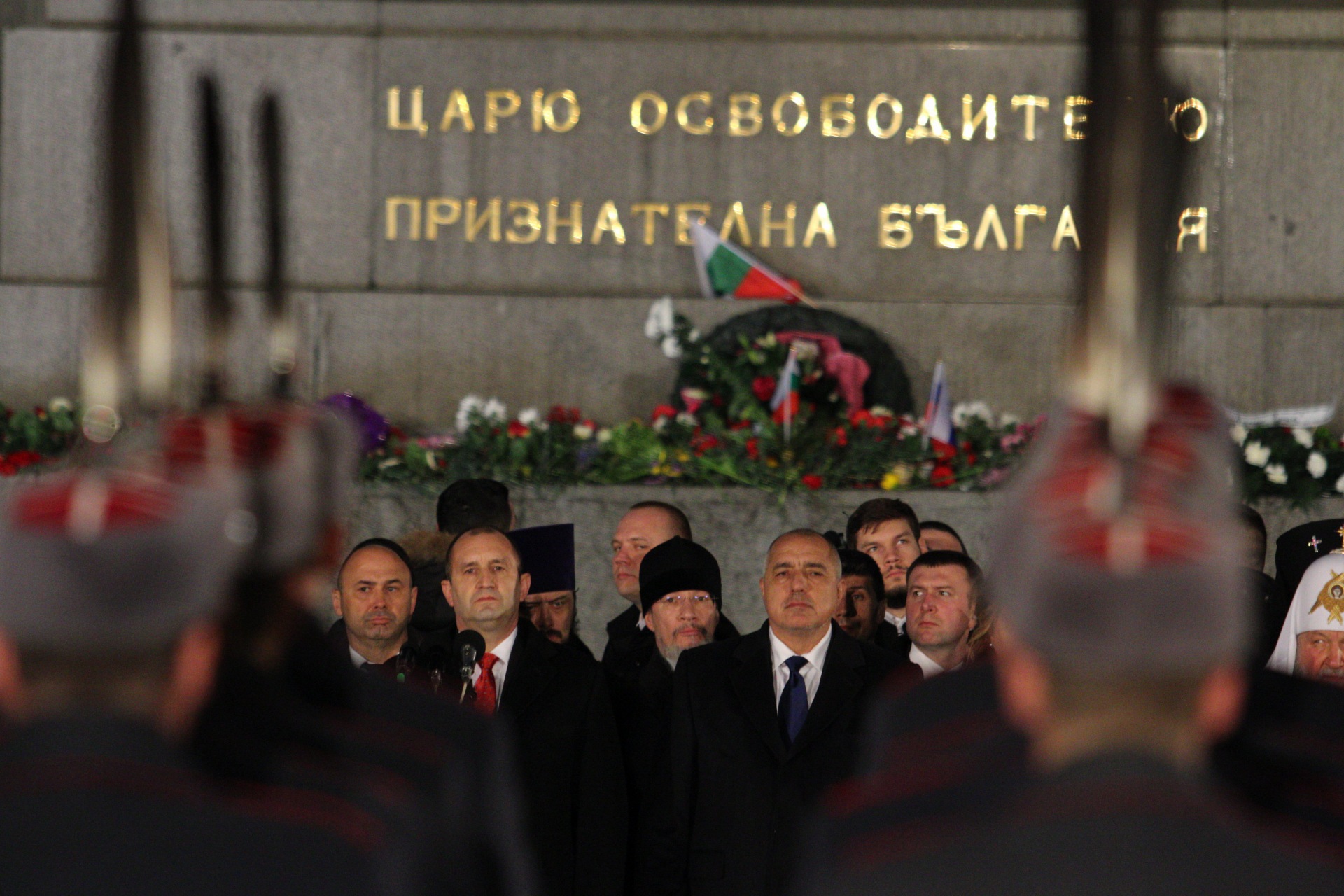 Гледайте НА ЖИВО тържествената заря-проверка по повод 140-ата годишнина от Освобождението на България