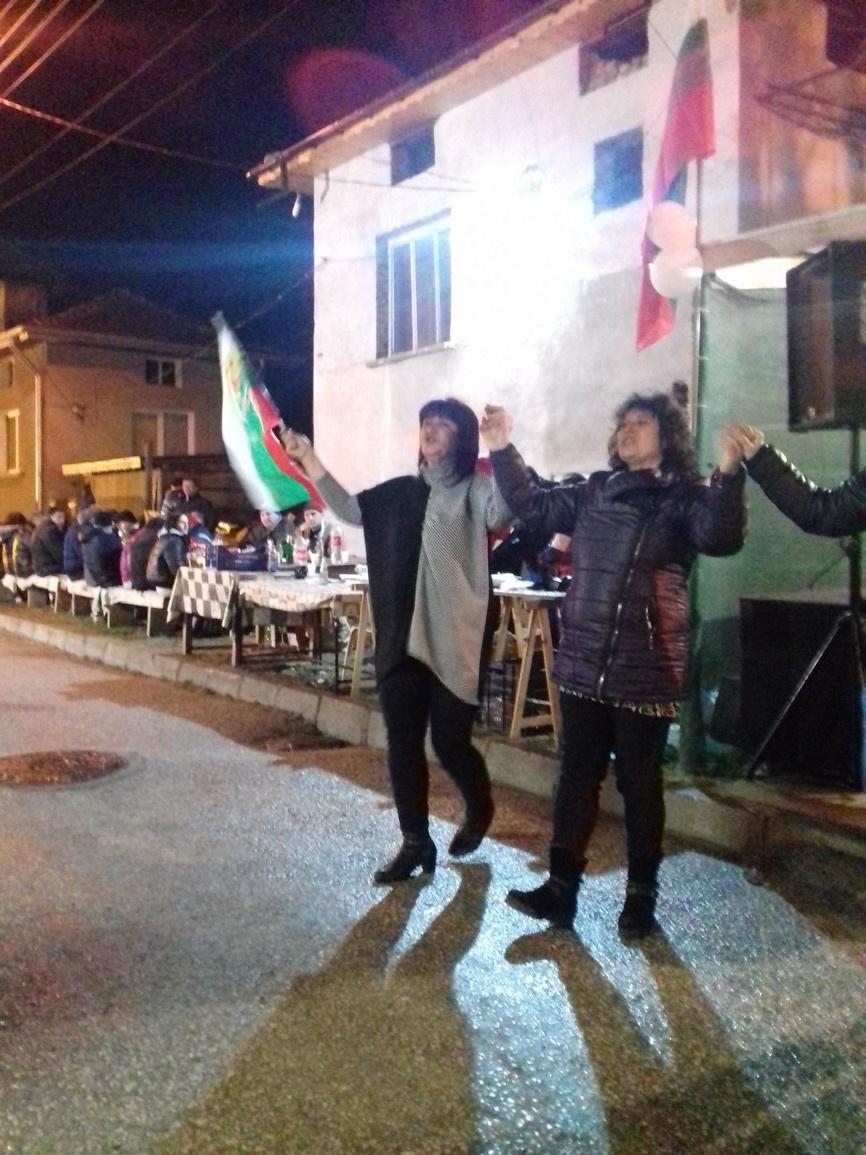 Живущи на ул.“Васил Левски“ в Крупник си направиха собствен празник на свободата