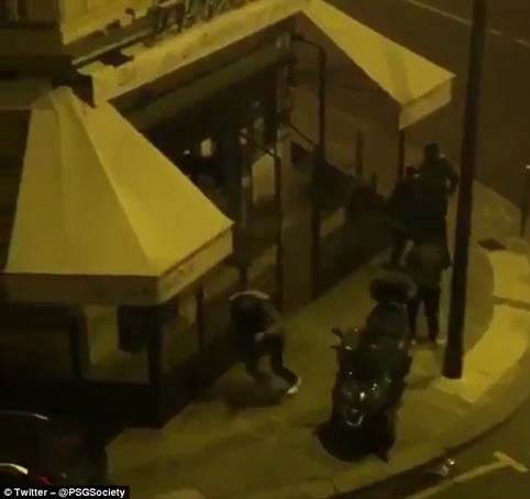 Атакуват „Реал“ с бомби и факли