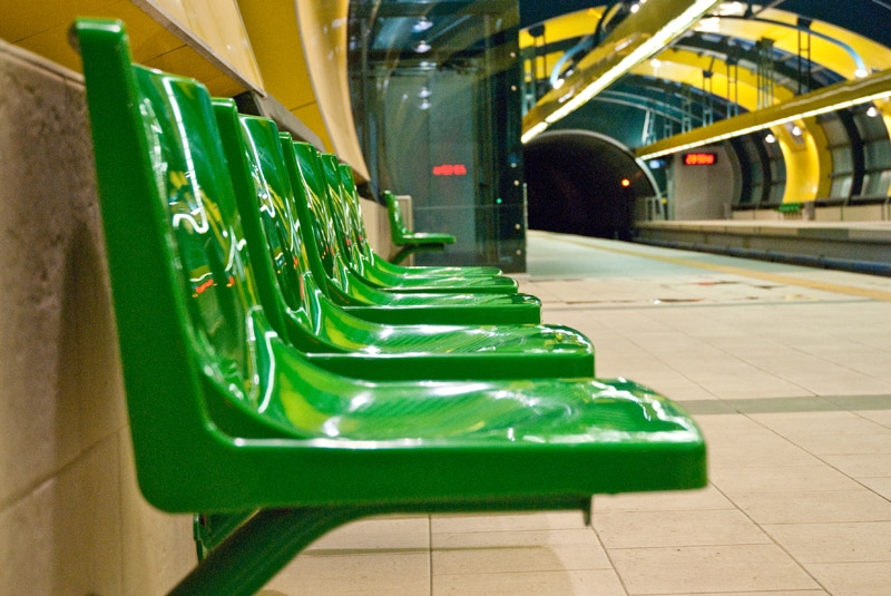 Специализирани екипи реагираха на сигнал за изоставен багаж на метростанция в София