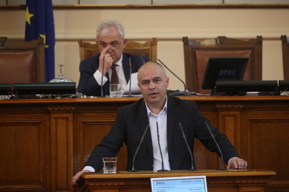 Георги Свиленски: МВР купи 300 нови автомобили, които не може да използва за пътен контрол