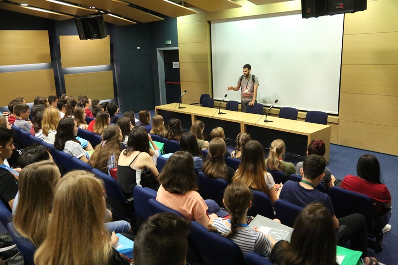 Ученици от над 10 страни избраха образователния летен лагер на Американския университет в Благоевград