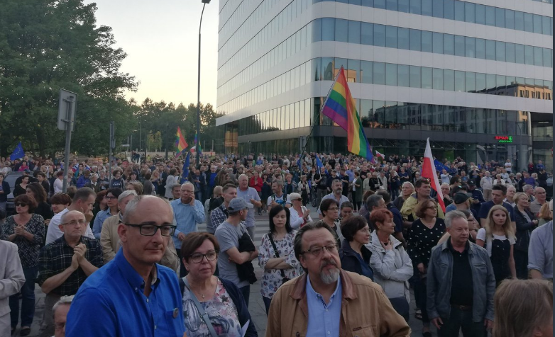 Хиляди протестираха в Полша срещу съдебната реформа