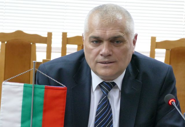 Валентин Радев: Не търся сигурност за поста си, гледам да си върша работата