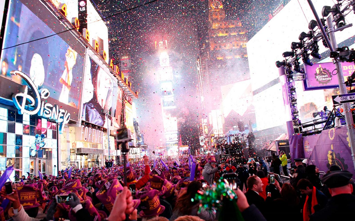 Ню Йорк тържествено отбеляза настъпването на 2019 г. въпреки лошото време (ВИДЕО)