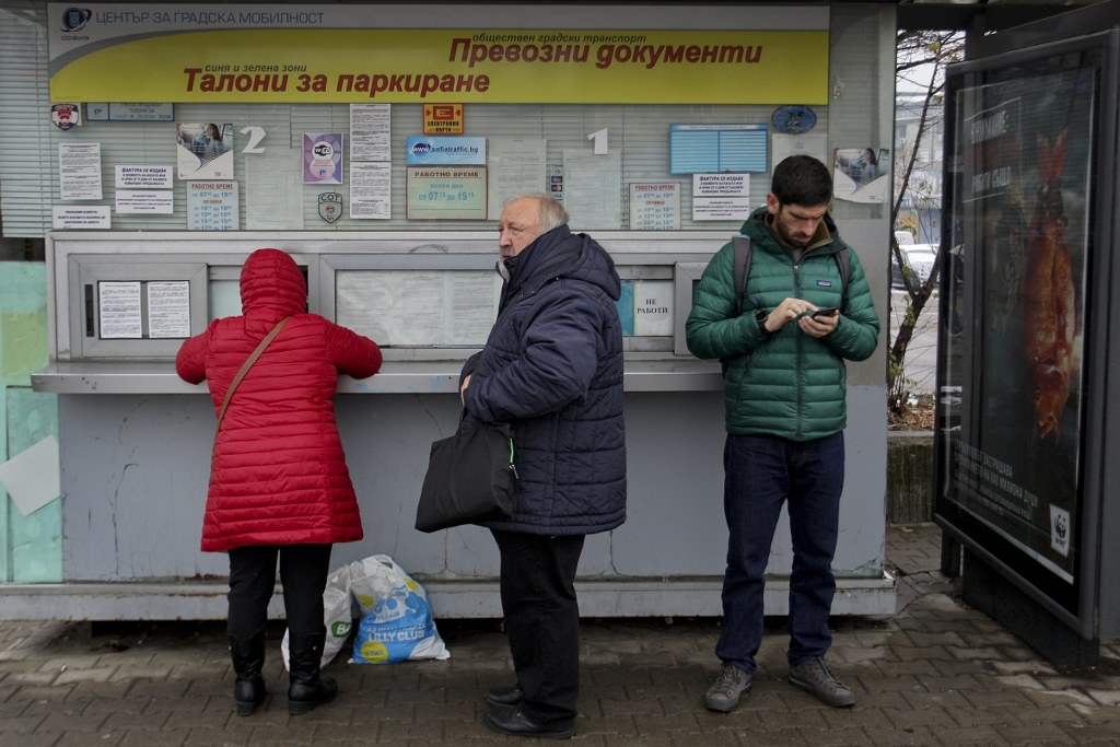 Технически проблем спря системата за издаване на карти за градския транспорт в София