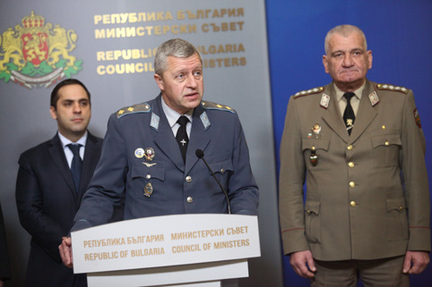 Сделката за Ф-16 влиза в парламента (обзор)