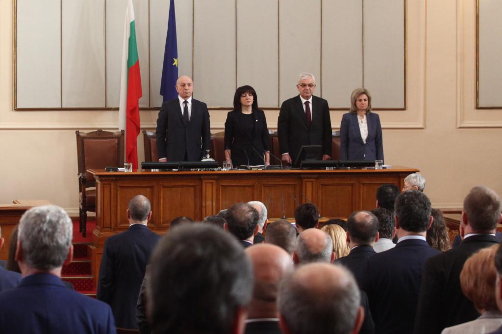 С кворум от 176 народни представители стартира шестата сесия на 44-тото Народно събрание