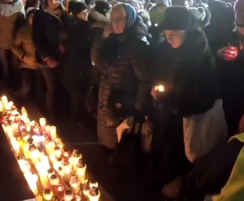 Хиляди почетоха паметта на убития кмет на Гданск