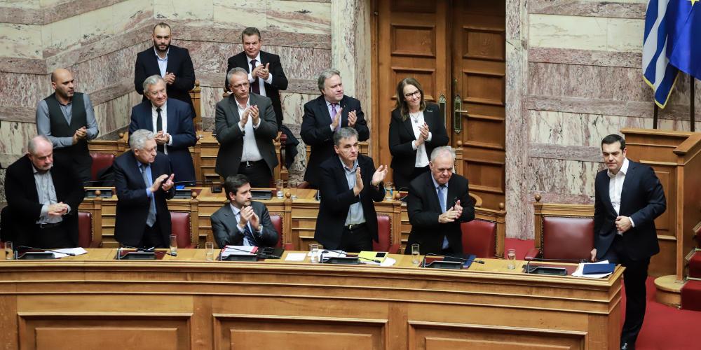 Правителството на Ципрас оцеля със 151 вота