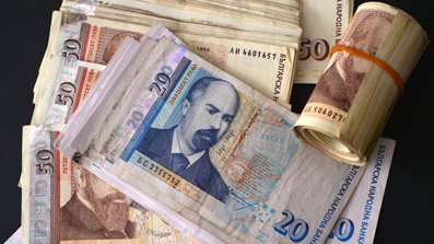 Инвестираме 5% от парите си