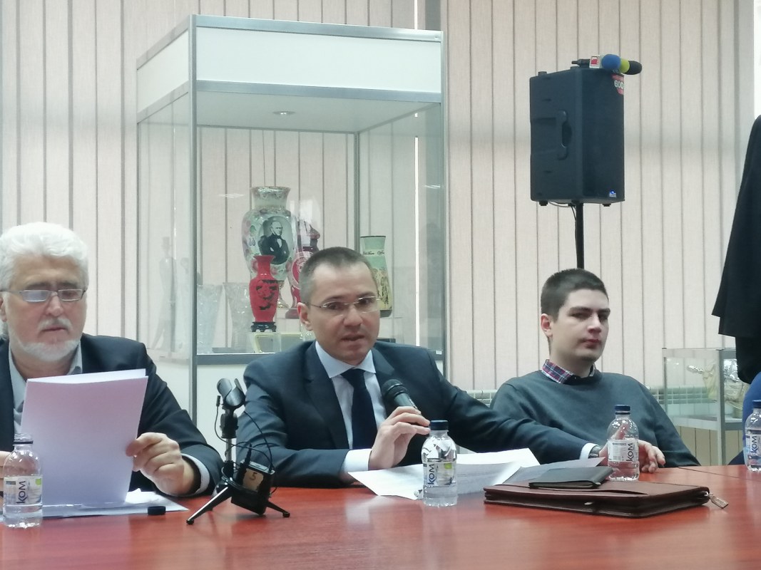 Интелектуалци издигнаха кандидатурата на Ангел Джамбазки за евродепутат