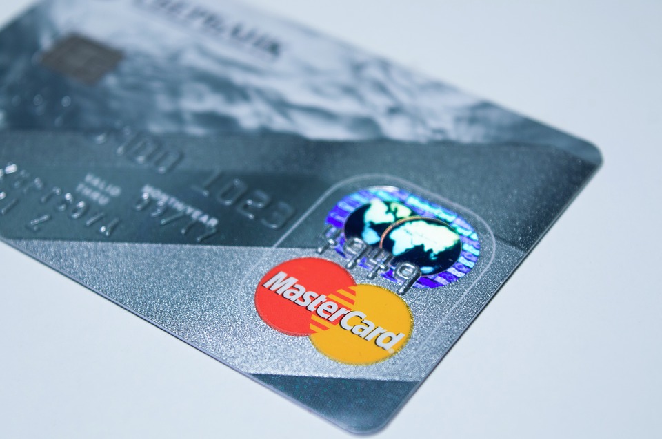 ЕС санкционира Mastercard с €570 млн.