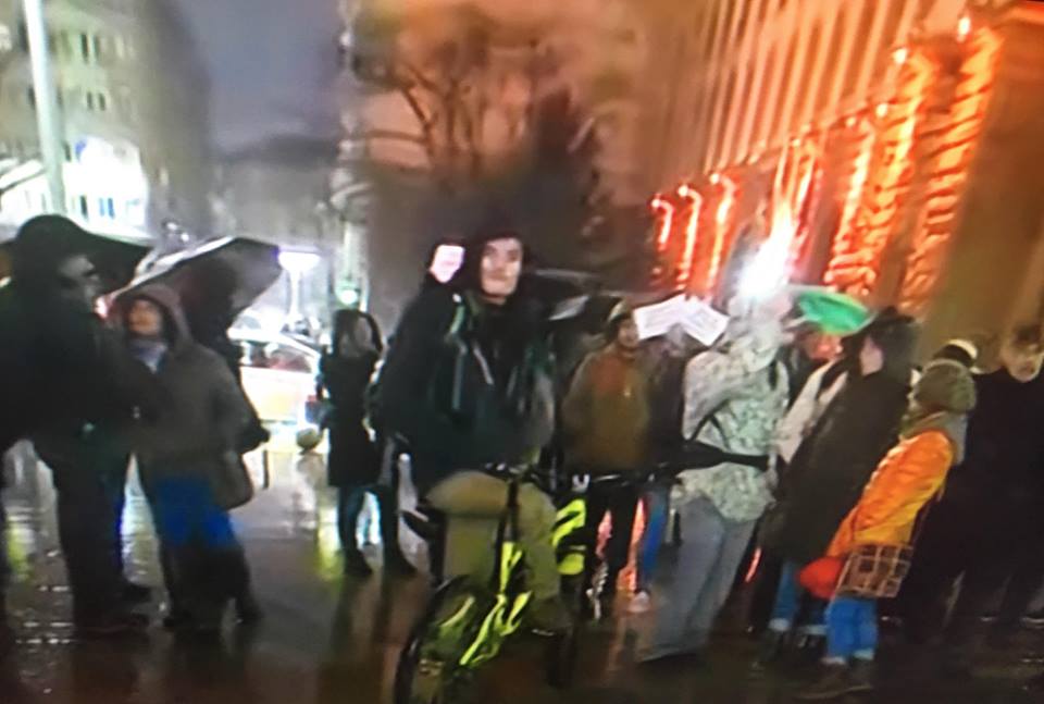 Жалък “зелен” протест пред Министерския съвет