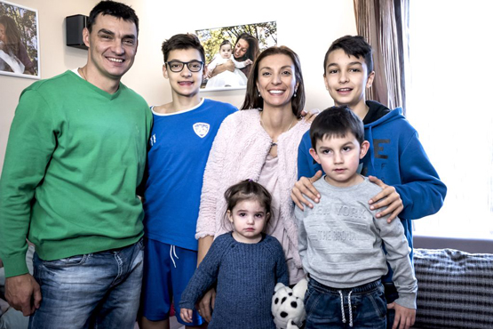 Владо Николов сменя жената