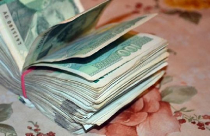 Експерт: Хората да се интересуват от дългосрочната перспектива, когато прибягват до кредити