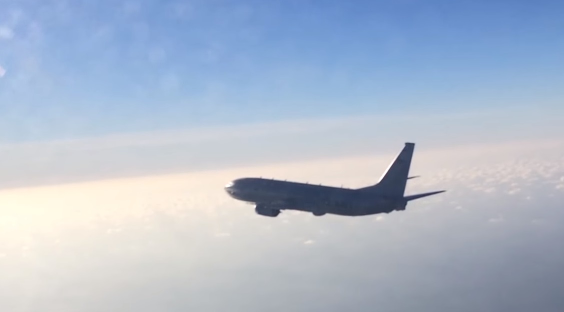 Руски „Су-27“ прихвана американски разузнавателен самолет над Балтика (ВИДЕО)