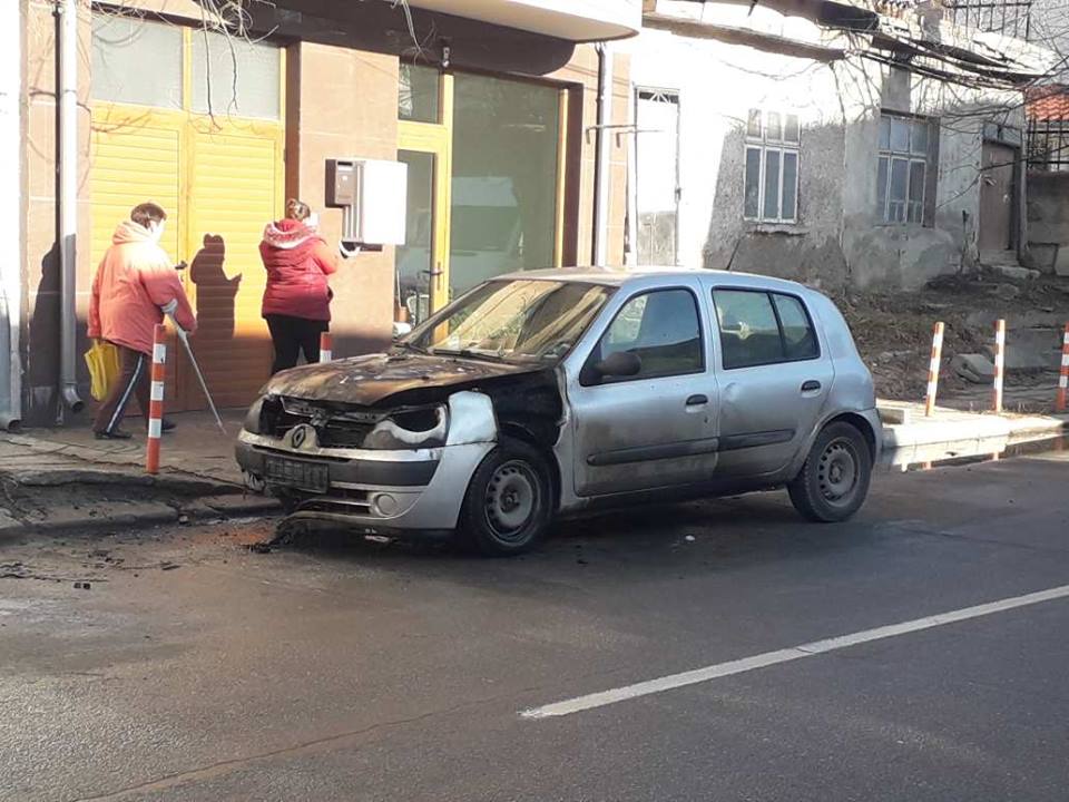 Кола изгоря при задвижване