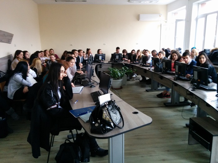 В Бургас се проведе превантивното полицейско занимание, наречено „Видовете насилие, начините за разпознаването и възможностите за преодоляването им”