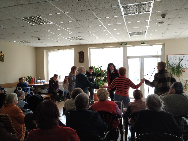 Доброволци от Аржентина, Чили, Мексико и Германия с концерт в Дом за стари хора